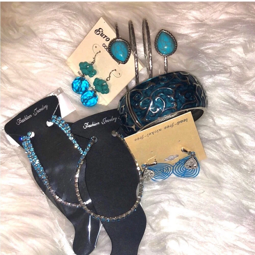 Fashion Jewelry Teal Must Haves - Picture 2 of 9
